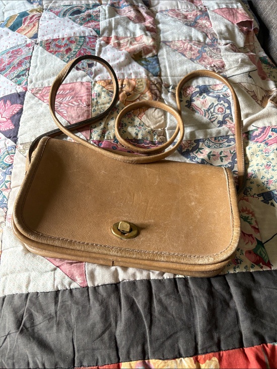 Coach Handbags - Vintage Coach Dinky Bag